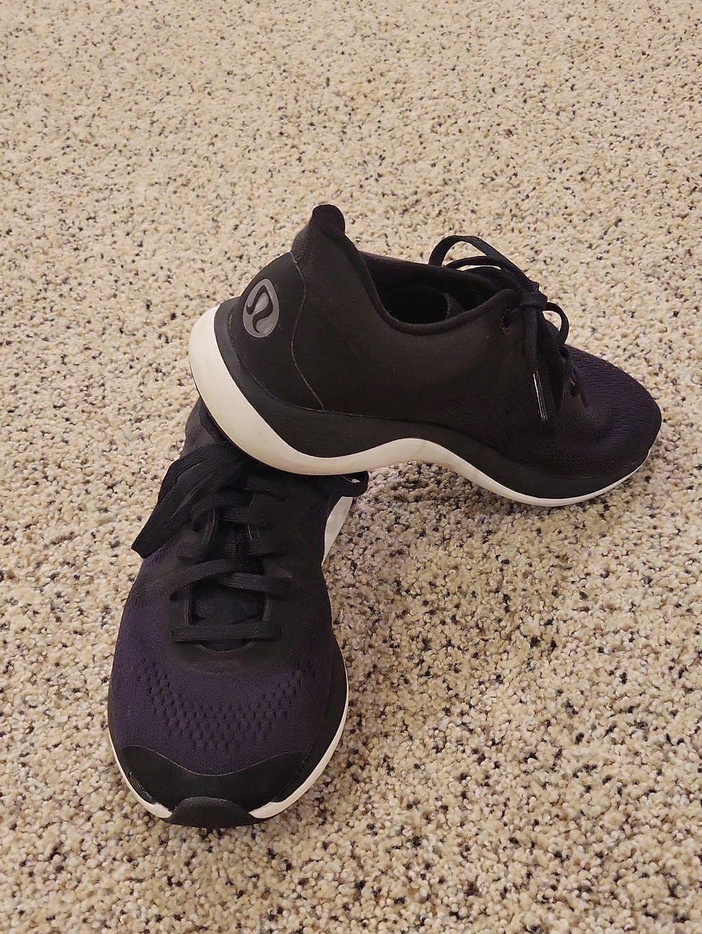 Lululemon Chargefeel Low Women's Workout Sneakers Tennis Shoes Black Anchor Sz 7